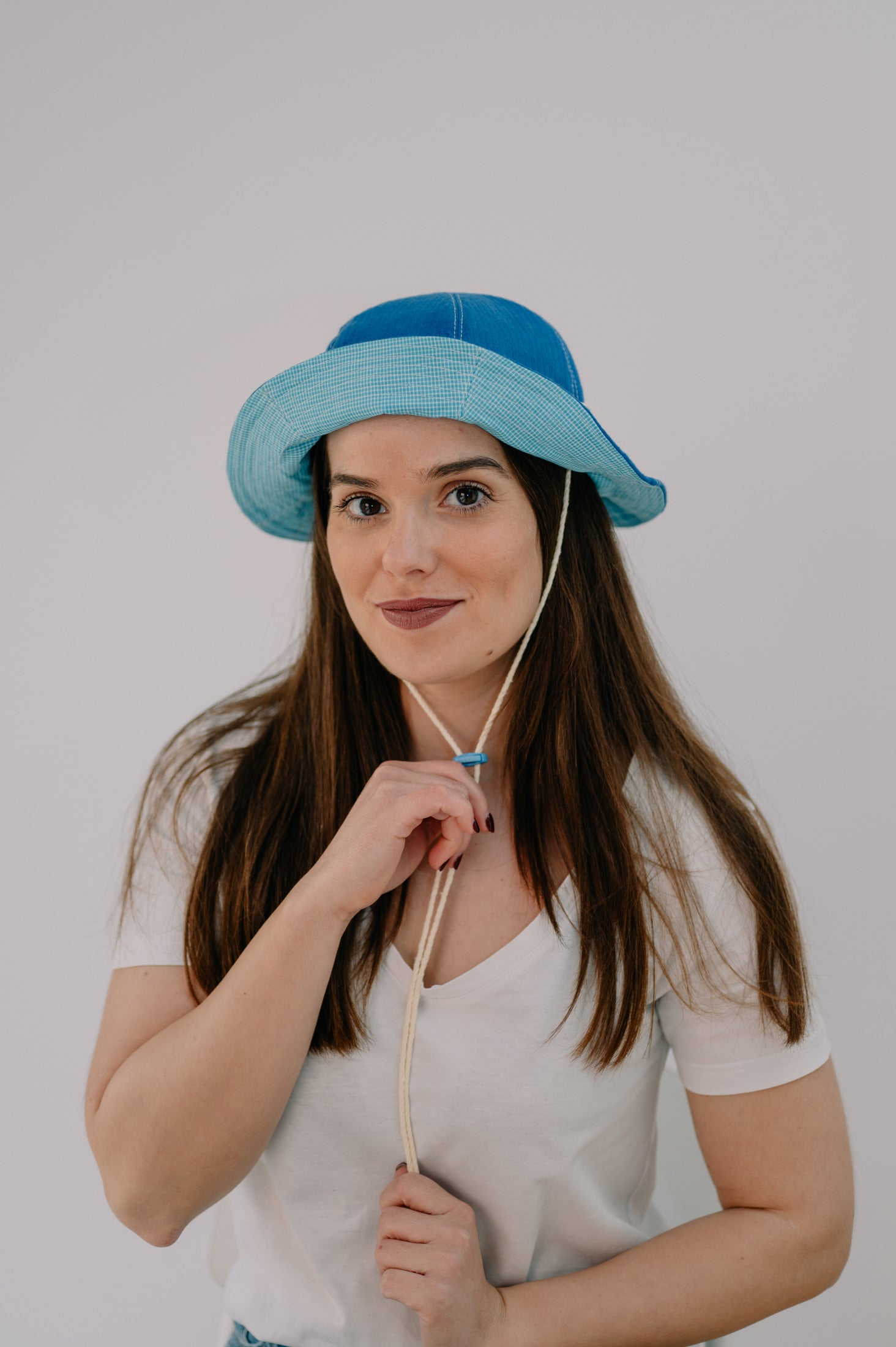 Gorro ala corta Reversible Azul