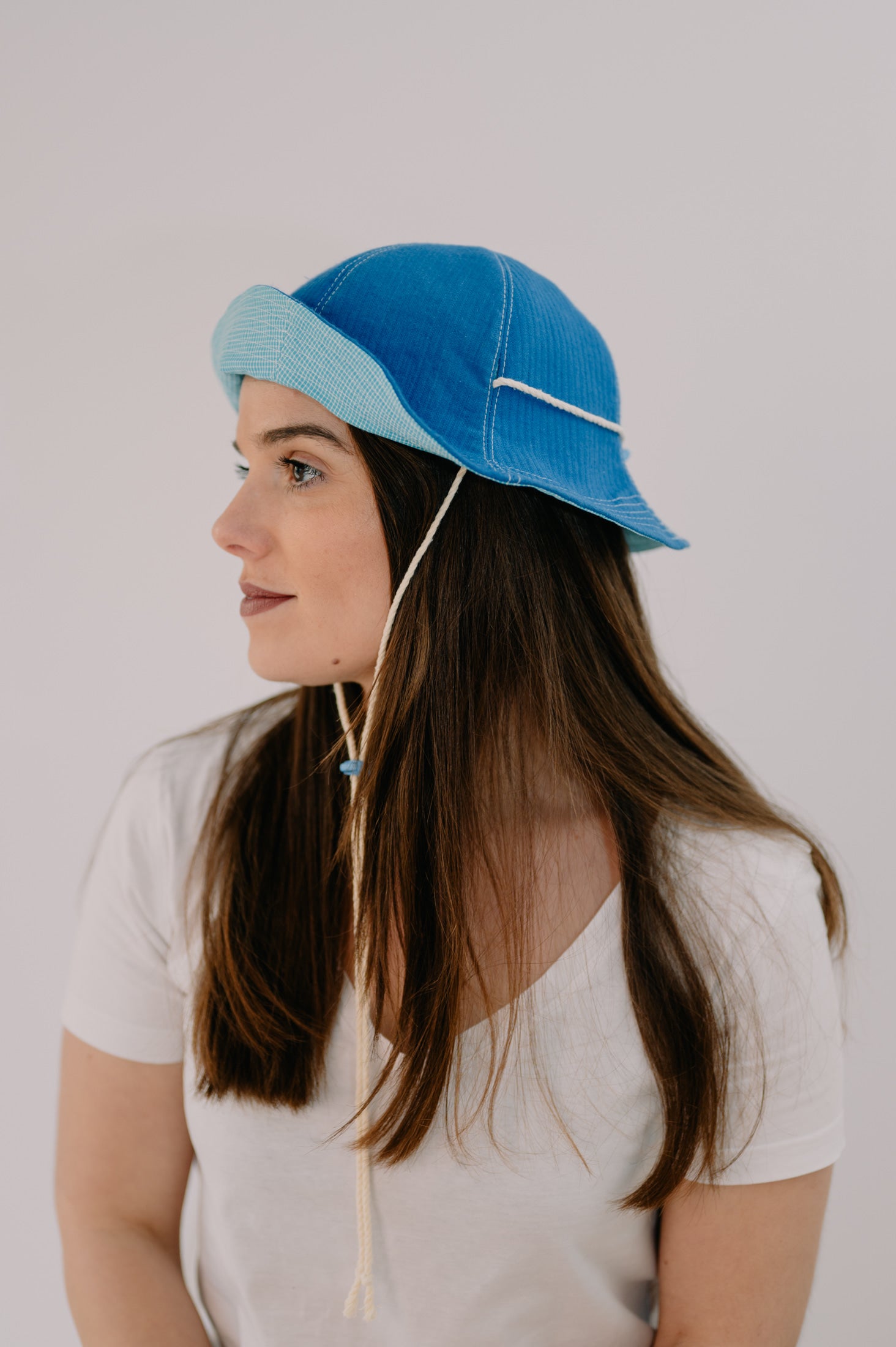 Gorro ala corta Reversible Azul