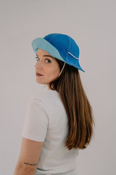 Gorro ala corta Reversible Azul