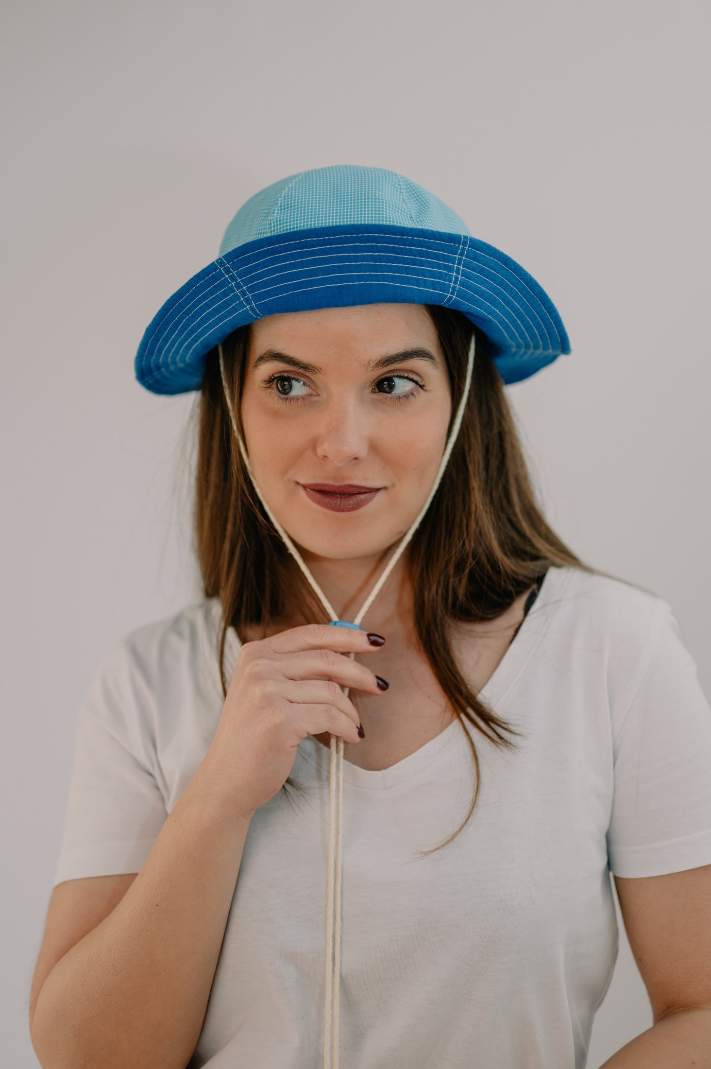 Gorro ala corta Reversible Azul